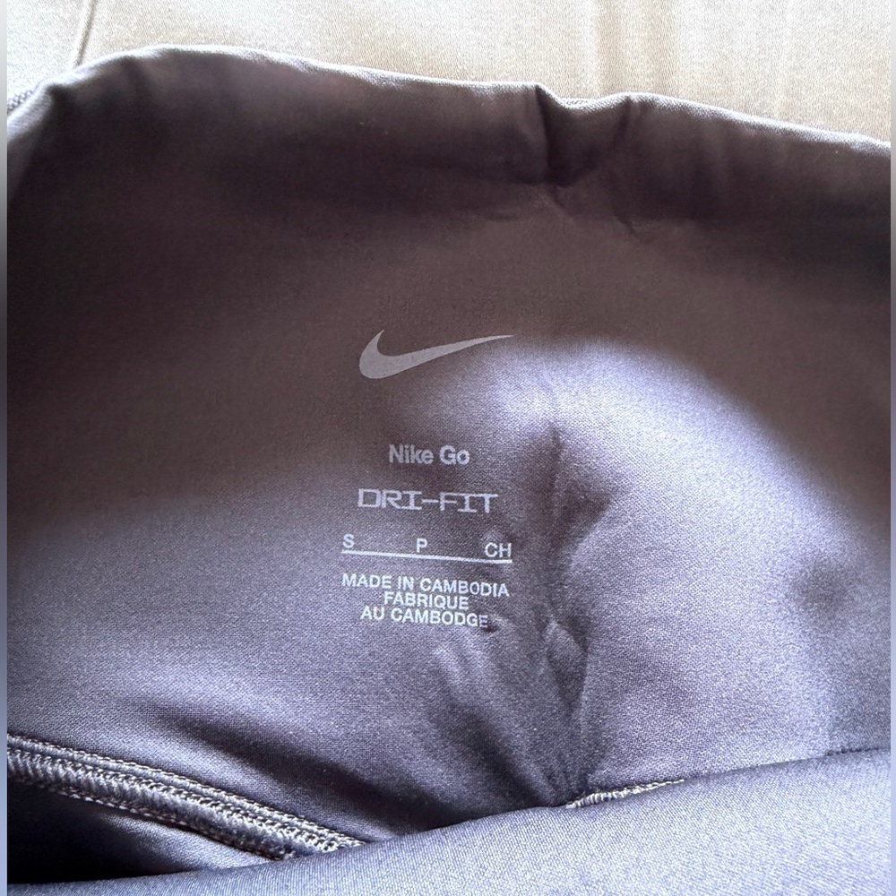 Nike Dri-FIT Charcoal 3/4 Leggings - Picture 4 of 4